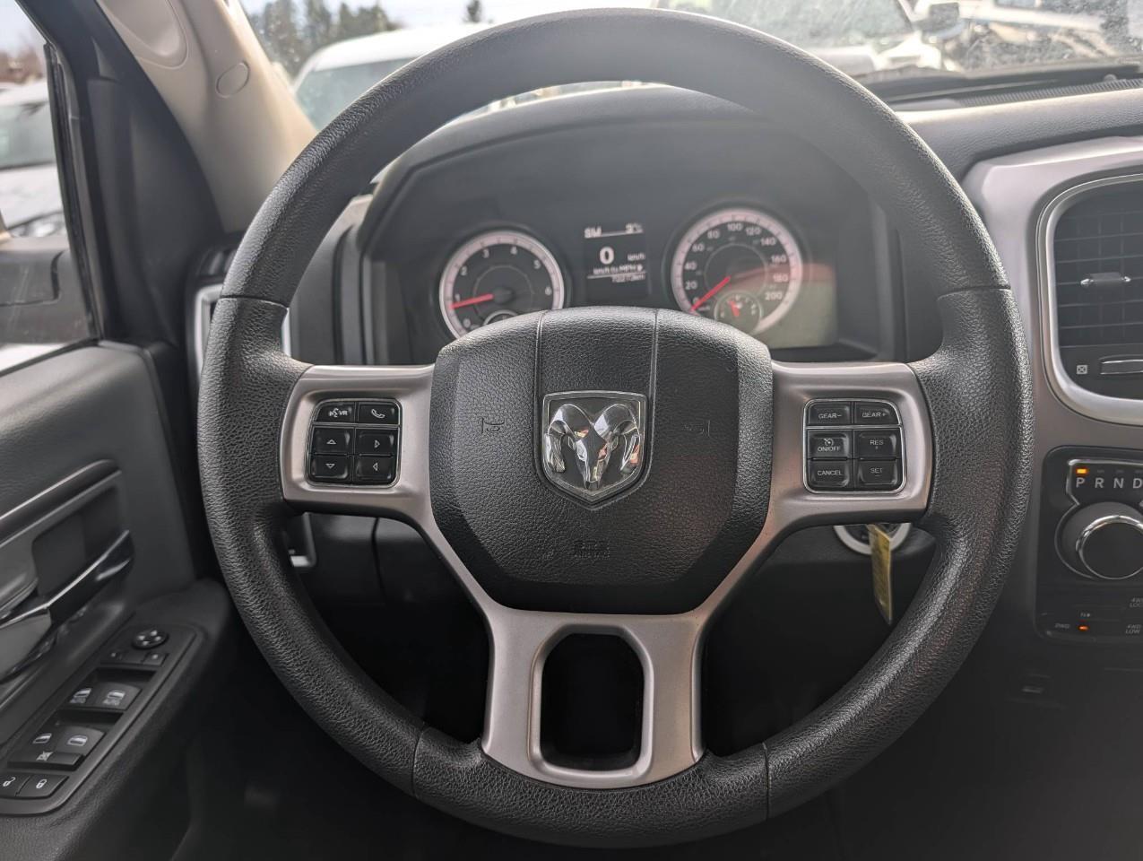 2022 RAM 1500 Classic SLT NEW TIRES/ NO ACCIDENTS Photo