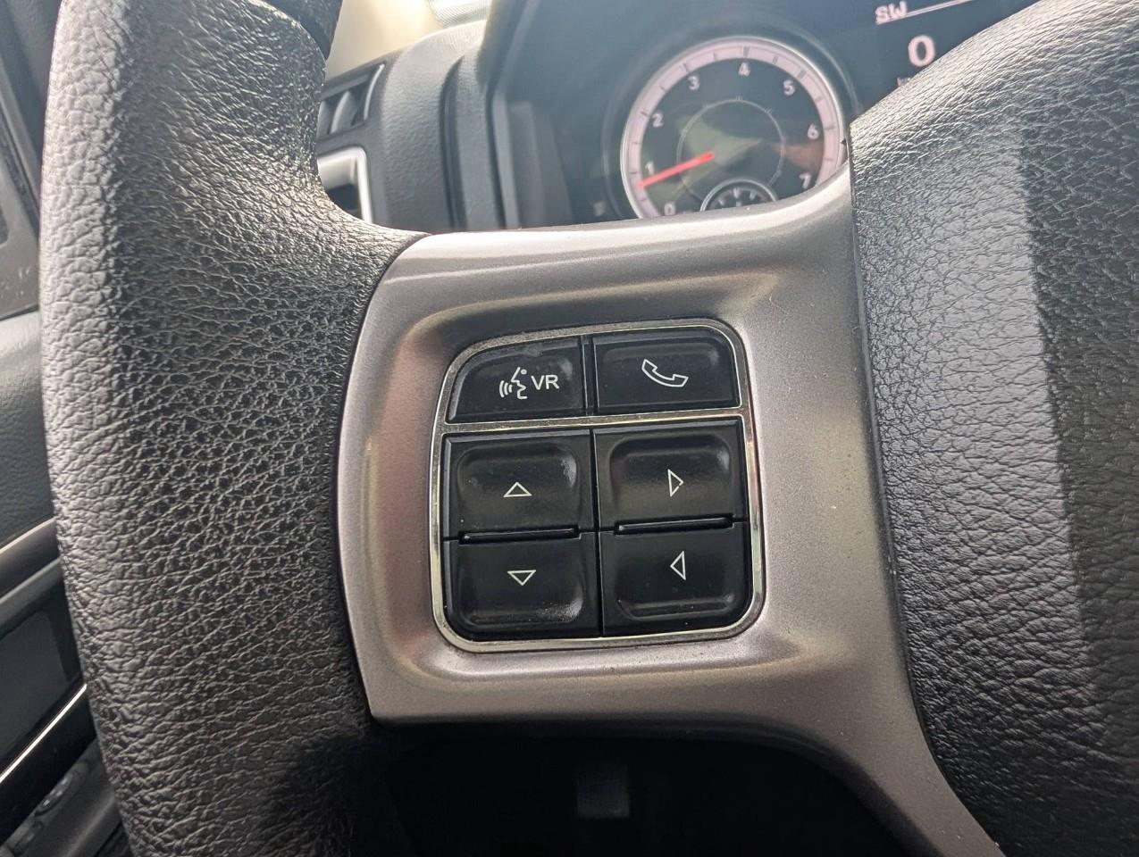 2022 RAM 1500 Classic SLT NEW TIRES/ NO ACCIDENTS Photo