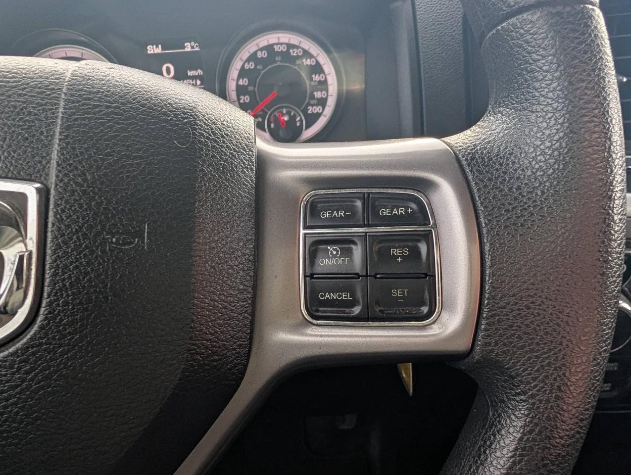 2022 RAM 1500 Classic SLT NEW TIRES/ NO ACCIDENTS Photo