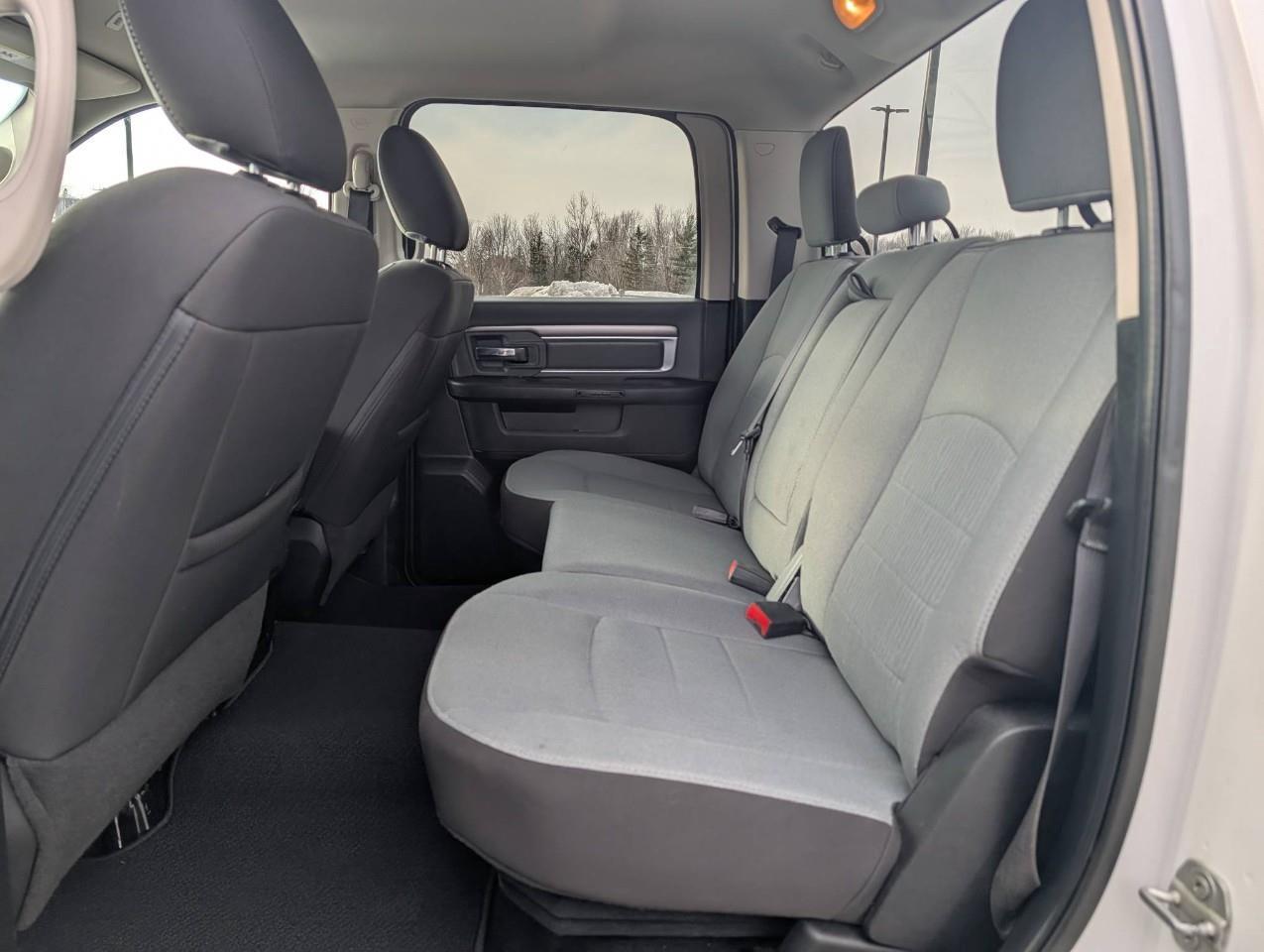 2022 RAM 1500 Classic SLT NEW TIRES/ NO ACCIDENTS Photo