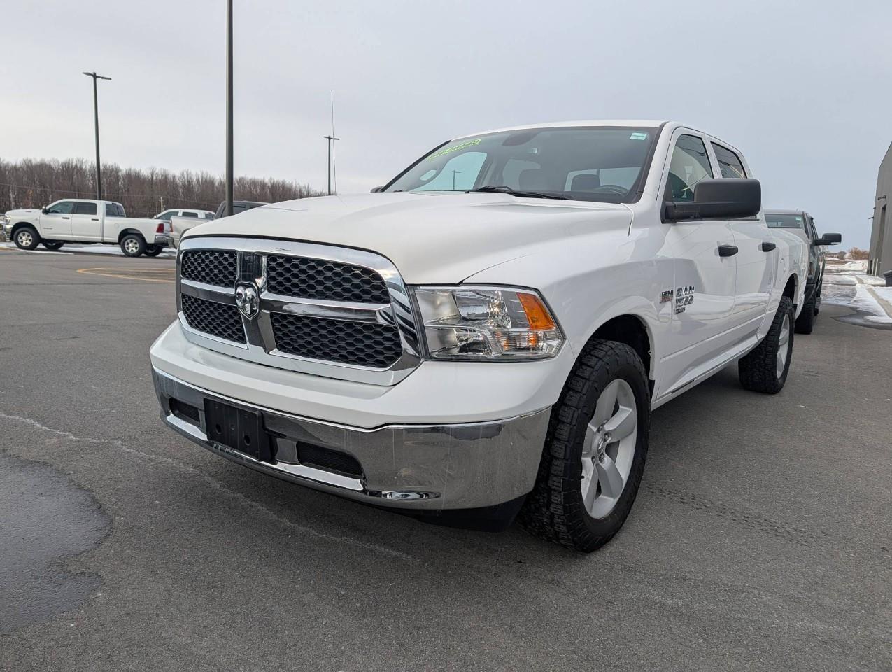 2022 RAM 1500 Classic SLT NEW TIRES/ NO ACCIDENTS Photo
