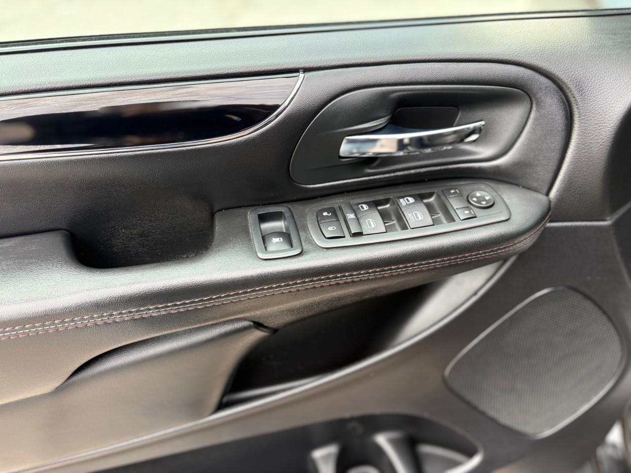 2020 Dodge Grand Caravan Premium Plus Passenger Van Photo