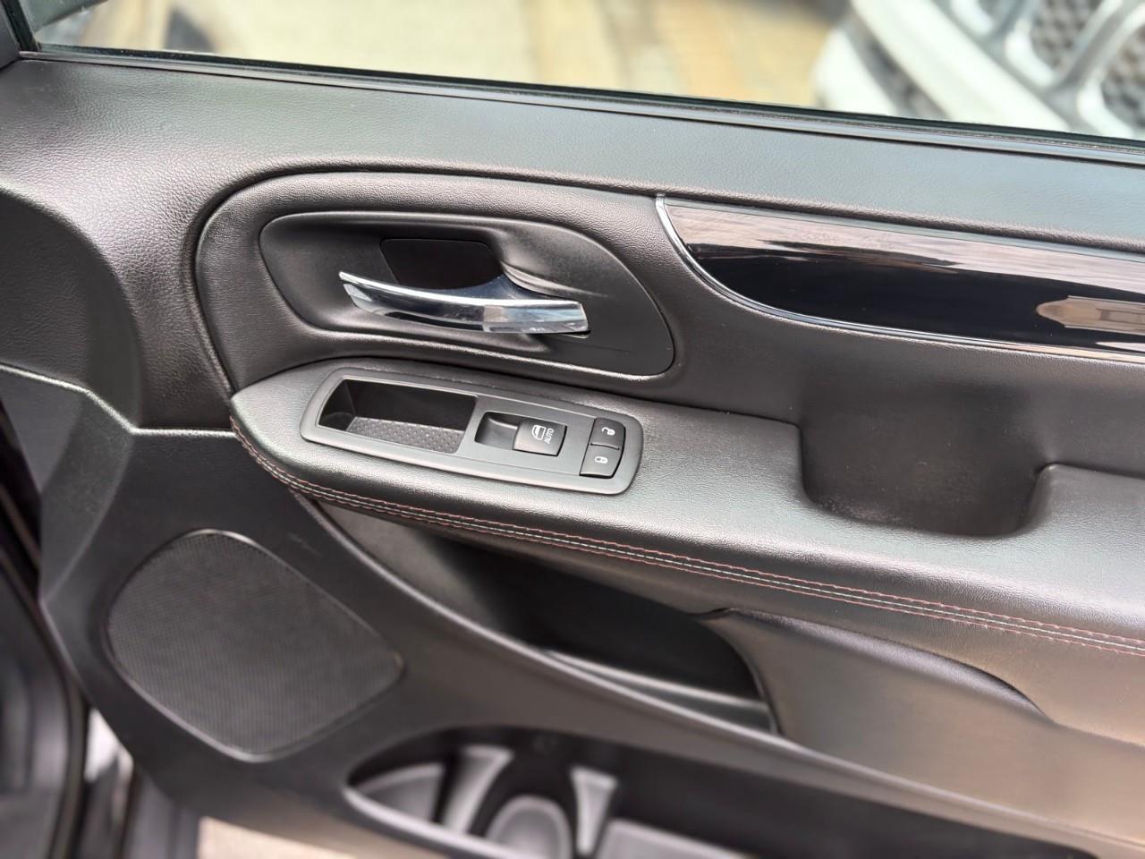 2020 Dodge Grand Caravan Premium Plus Passenger Van Photo