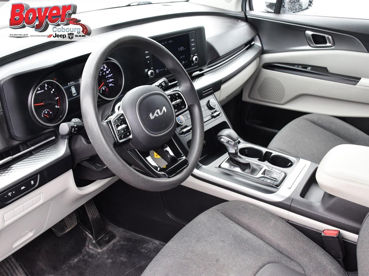 2022 Kia Carnival LX Photo