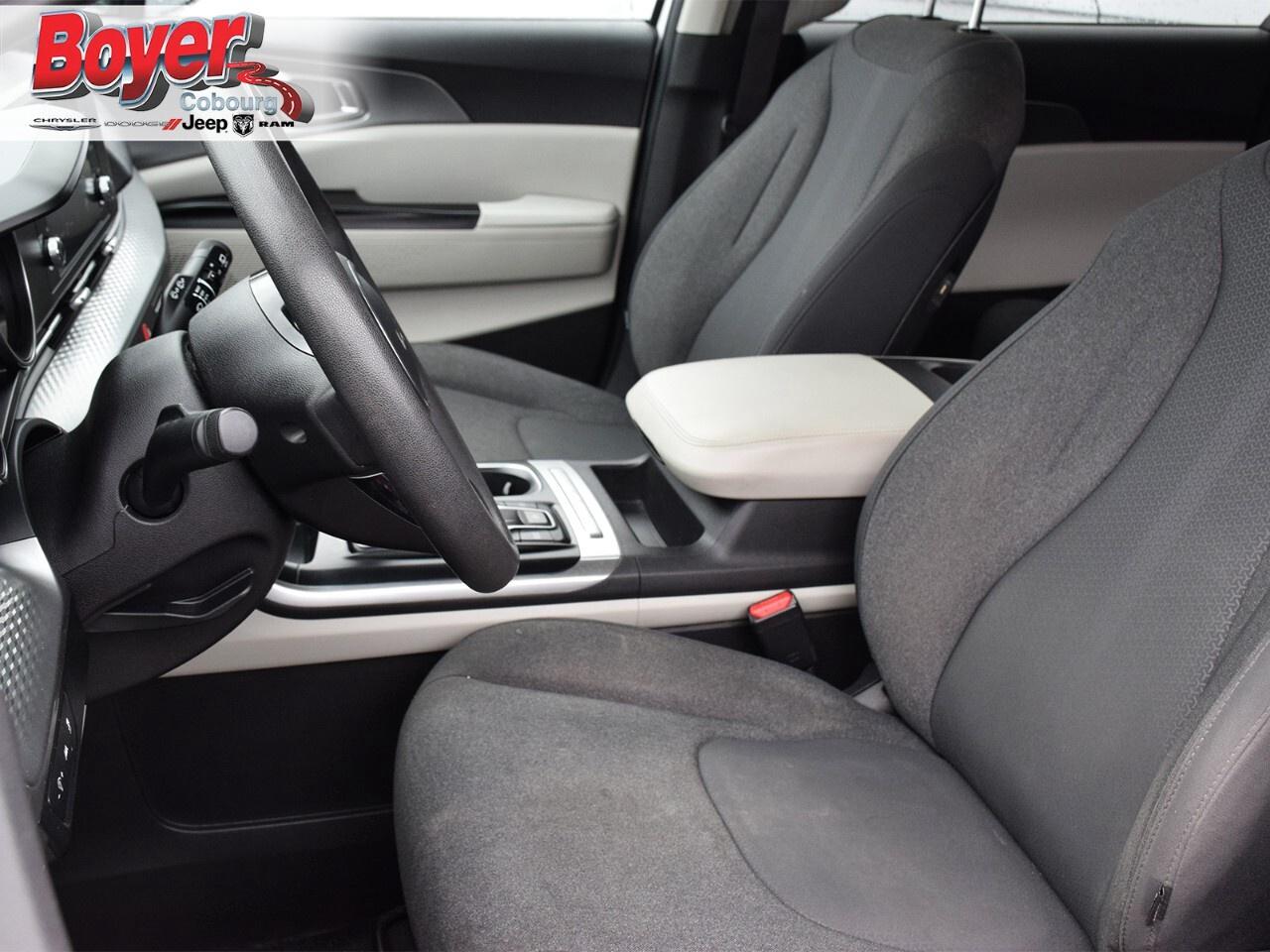 2022 Kia Carnival LX Photo