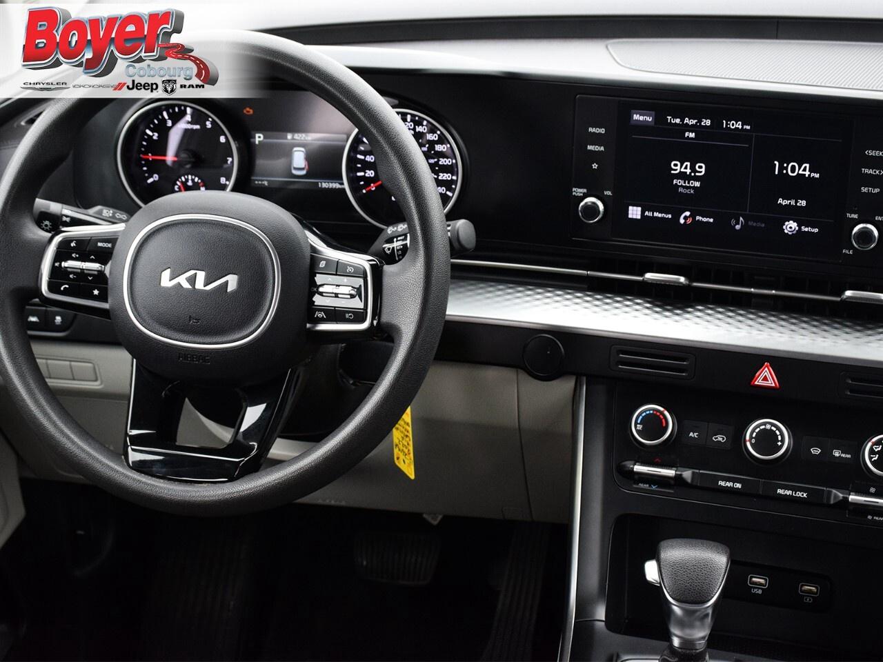 2022 Kia Carnival LX Photo