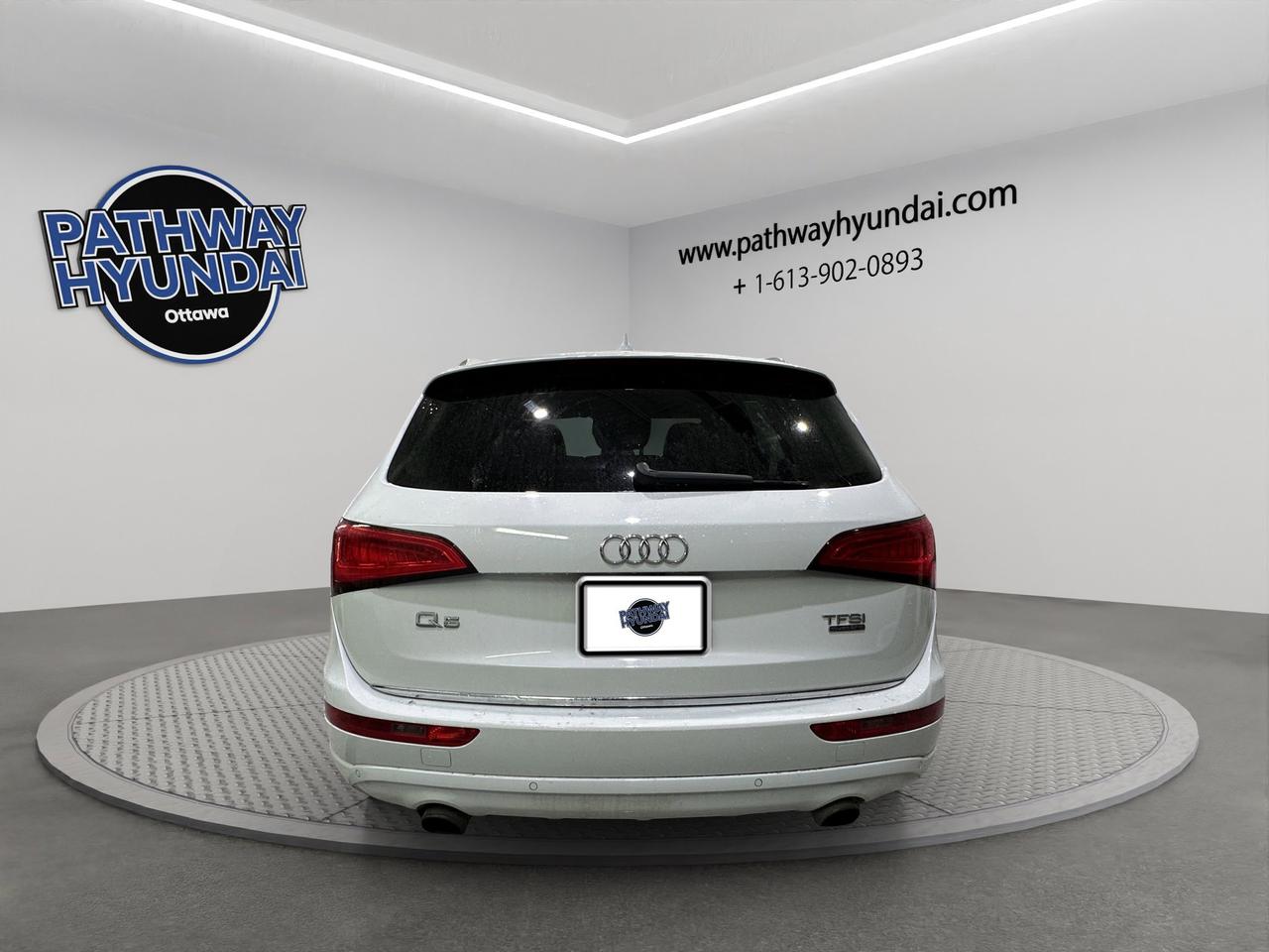 2016 Audi Q5 2.0T Technik | Reverse Cam | Heated Seats Photo4