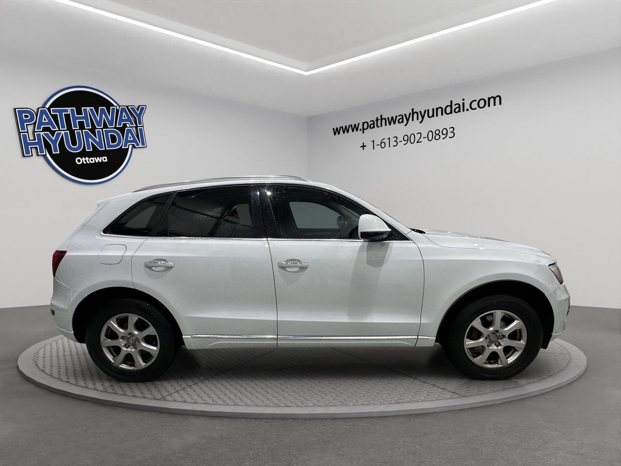2016 Audi Q5 2.0T Technik | Reverse Cam | Heated Seats Photo