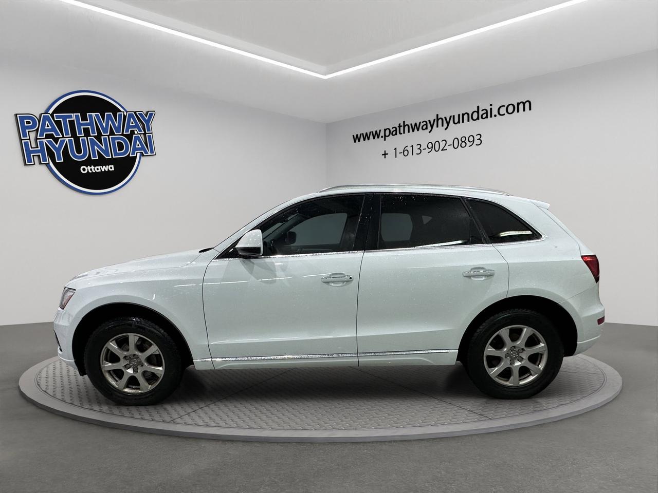 2016 Audi Q5 2.0T Technik | Reverse Cam | Heated Seats Photo