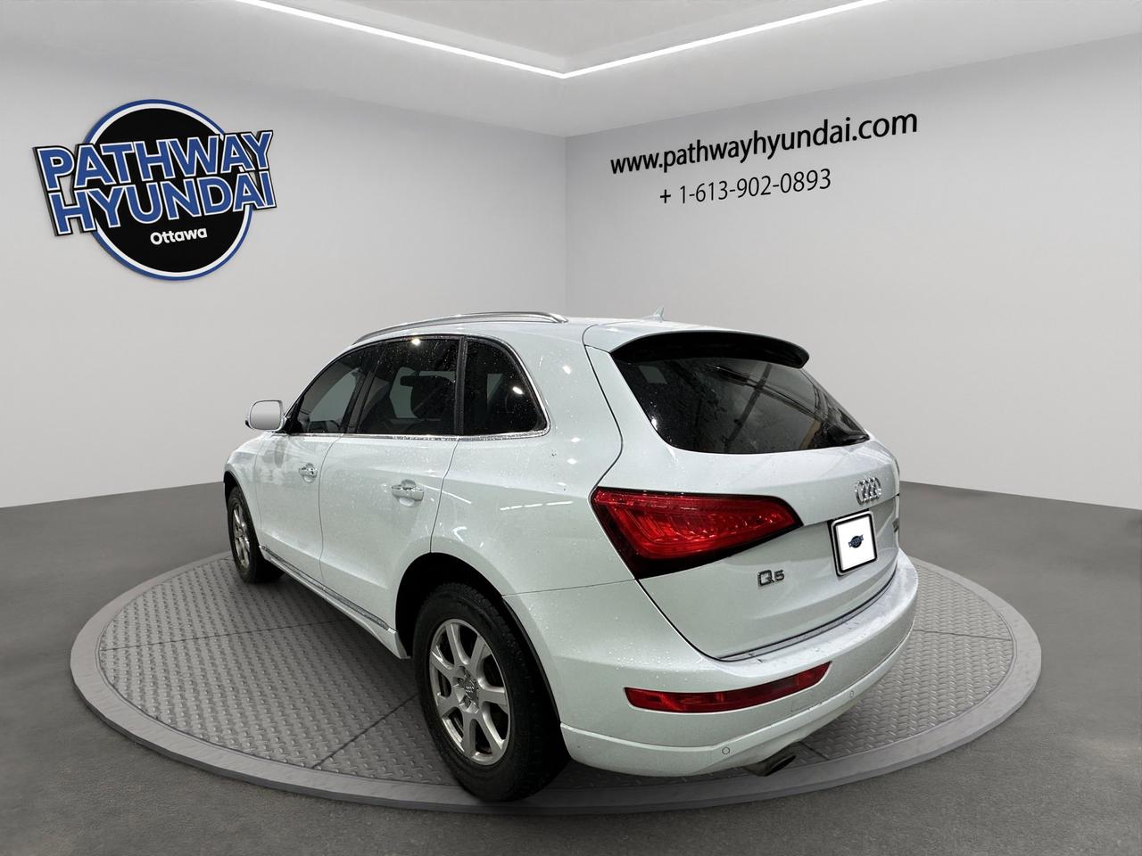 2016 Audi Q5 2.0T Technik | Reverse Cam | Heated Seats Photo