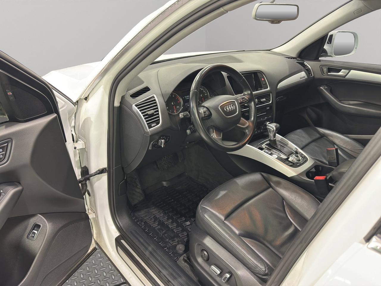 2016 Audi Q5 2.0T Technik | Reverse Cam | Heated Seats Photo