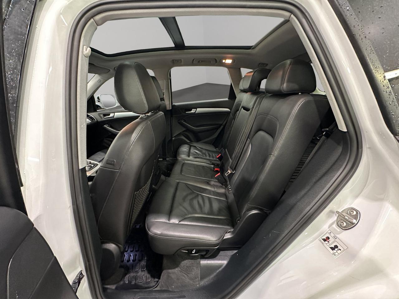 2016 Audi Q5 2.0T Technik | Reverse Cam | Heated Seats Photo