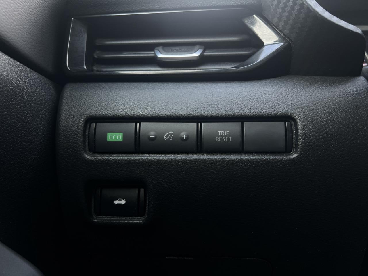 2022 Nissan Sentra SV   Sunroof   Htd Seats   Dual Climate Photo