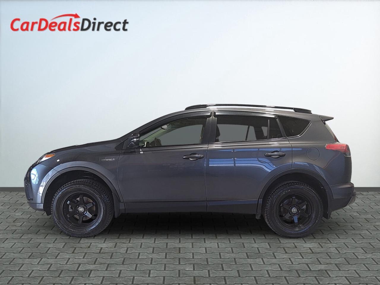2017 Toyota RAV4 Hybrid XLE Hybrid / Sunroof / Heated Seats / Cruise Contr Photo