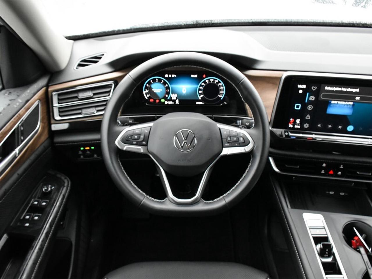 2025 Volkswagen Atlas Comfortline 2.0 TSI   Adaptive Cruise   Leather Photo