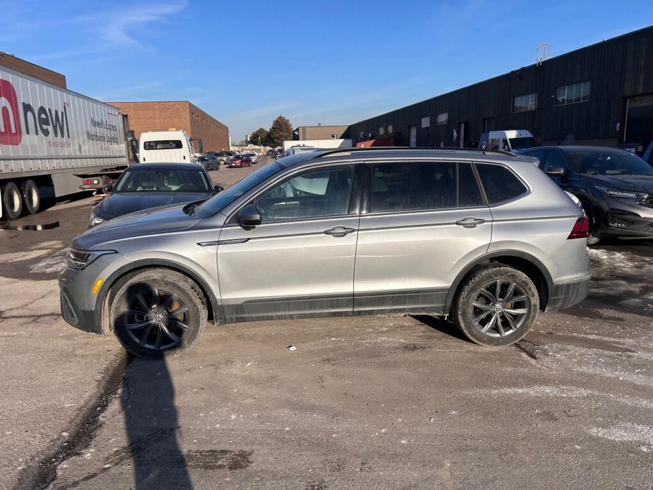 2022 Volkswagen Tiguan 4MOTION / Sunroof / Leather / NAVI / CarPlay / Rem Photo2