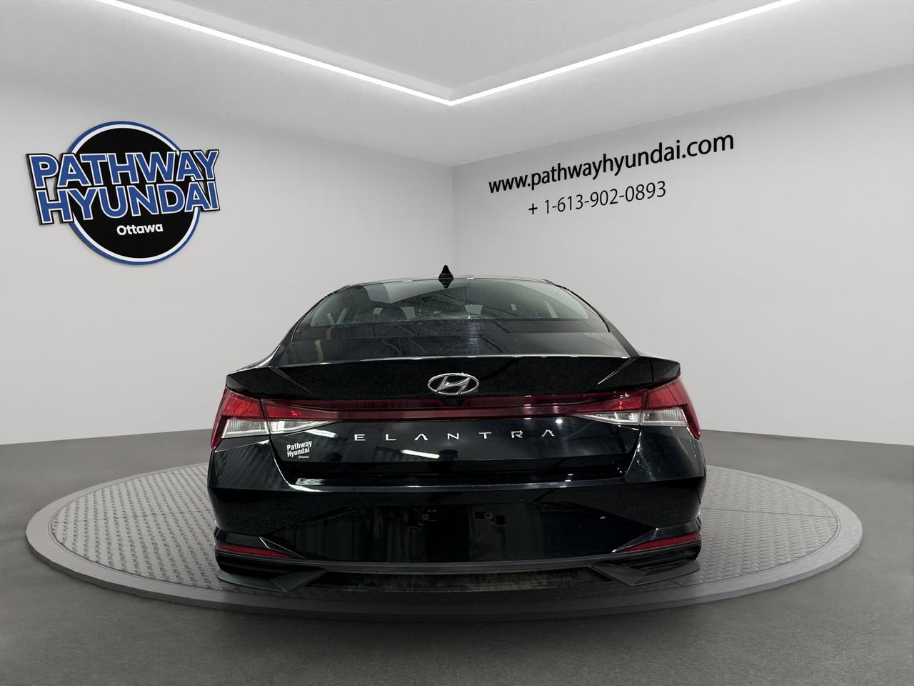 2022 Hyundai Elantra Preferred | Reverse Cam | Heated Seats Photo