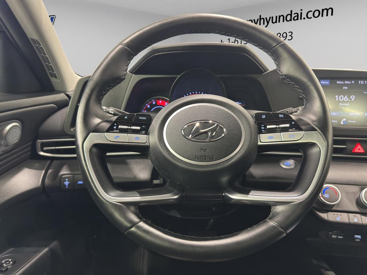 2022 Hyundai Elantra Preferred | Reverse Cam | Heated Seats Photo