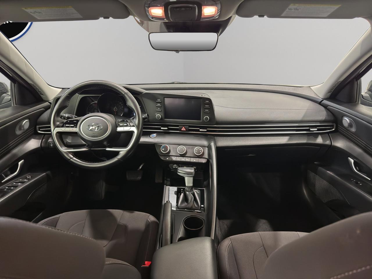 2022 Hyundai Elantra Preferred | Reverse Cam | Heated Seats Photo