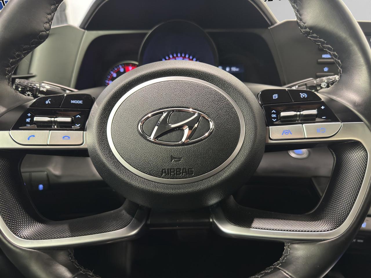 2022 Hyundai Elantra Preferred | Reverse Cam | Heated Seats Photo