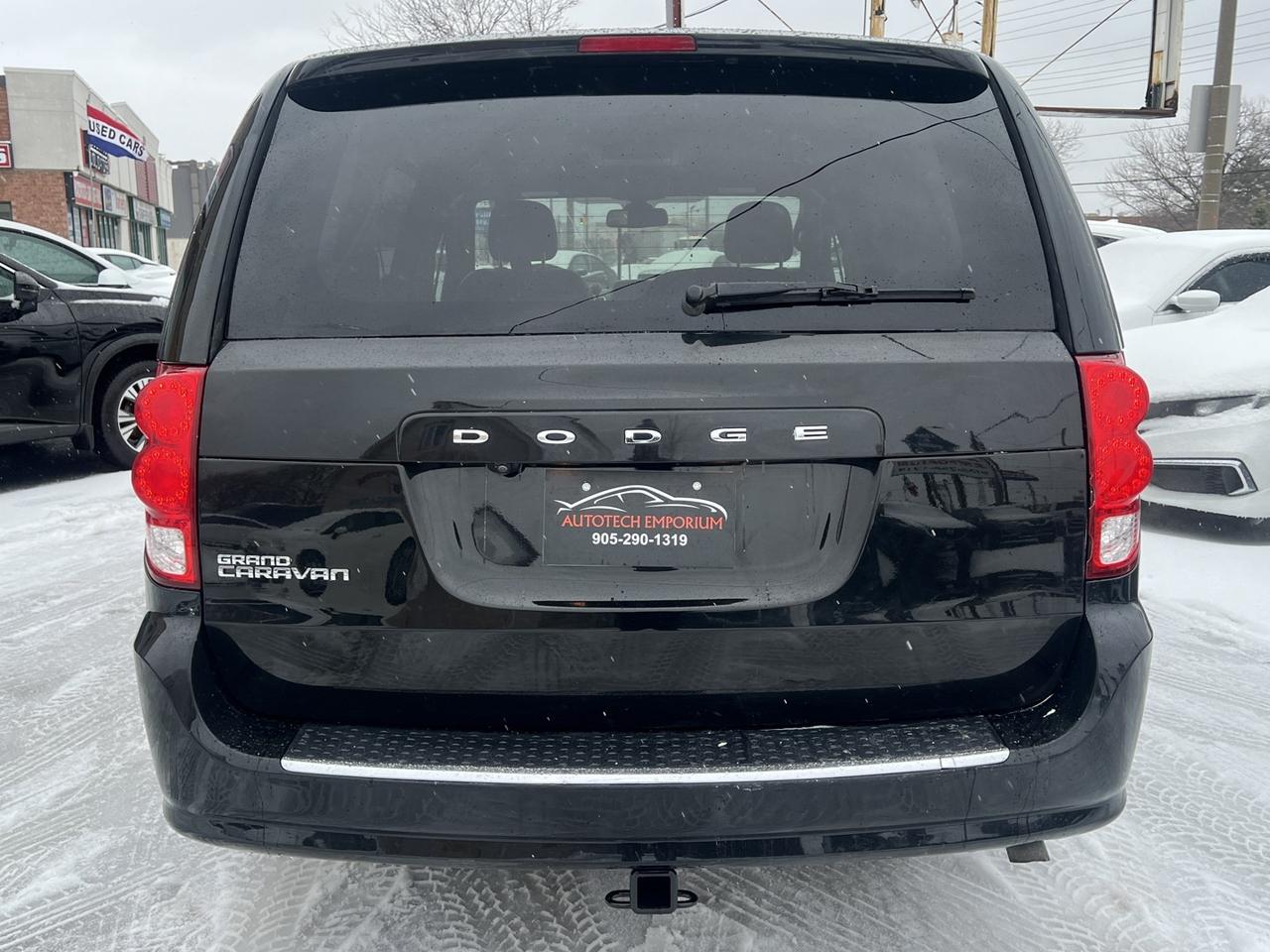 2019 Dodge Grand Caravan SXT Premium Plus   Leather   Power Sliding Doors Photo