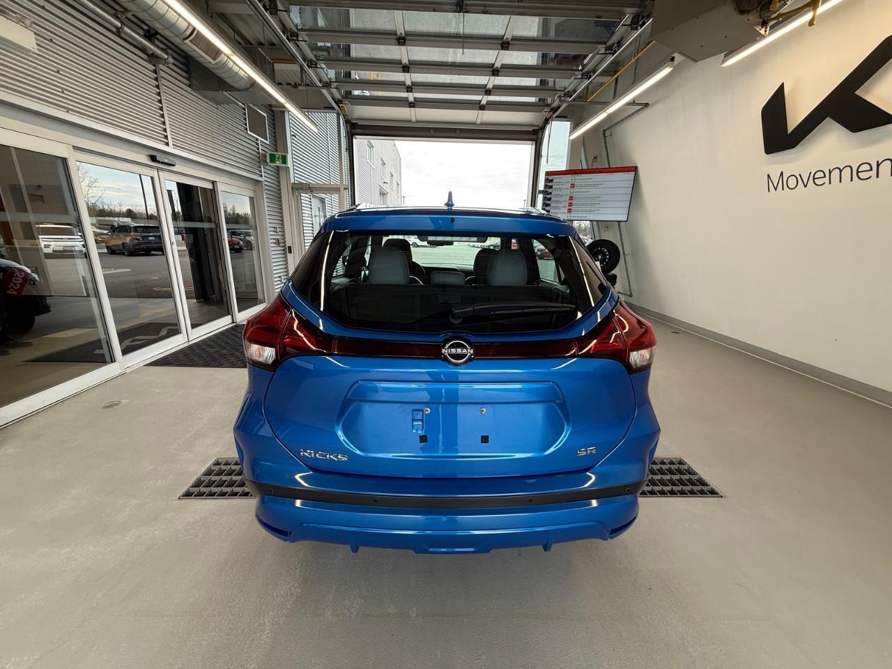 2024 Nissan Kicks SR 4dr Front-Wheel Drive Photo4