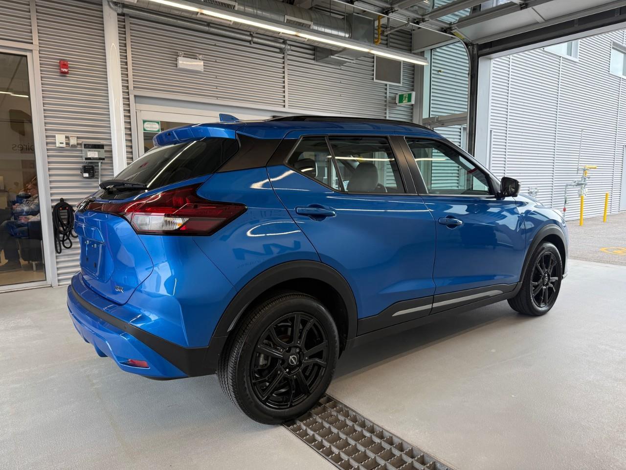 2024 Nissan Kicks SR 4dr Front-Wheel Drive Photo3