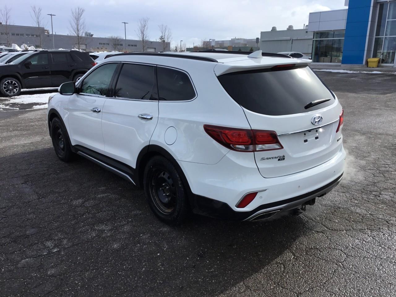 2019 Hyundai Santa Fe XL Ultimate Photo2
