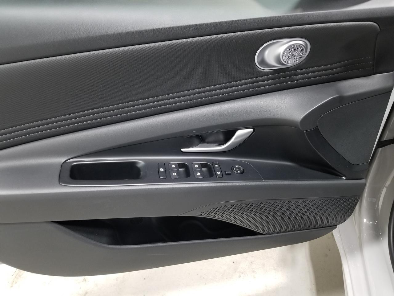 2025 Hyundai Elantra Preferred w/Tech Pkg 4dr Sedan Photo