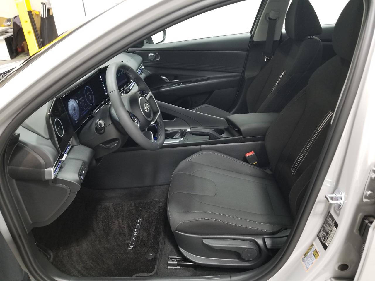 2025 Hyundai Elantra Preferred w/Tech Pkg 4dr Sedan Photo