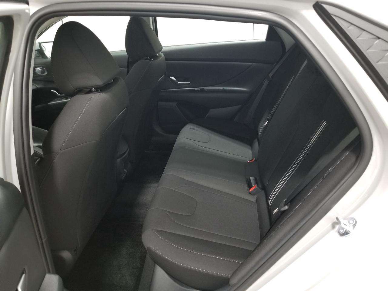 2025 Hyundai Elantra Preferred w/Tech Pkg 4dr Sedan Photo