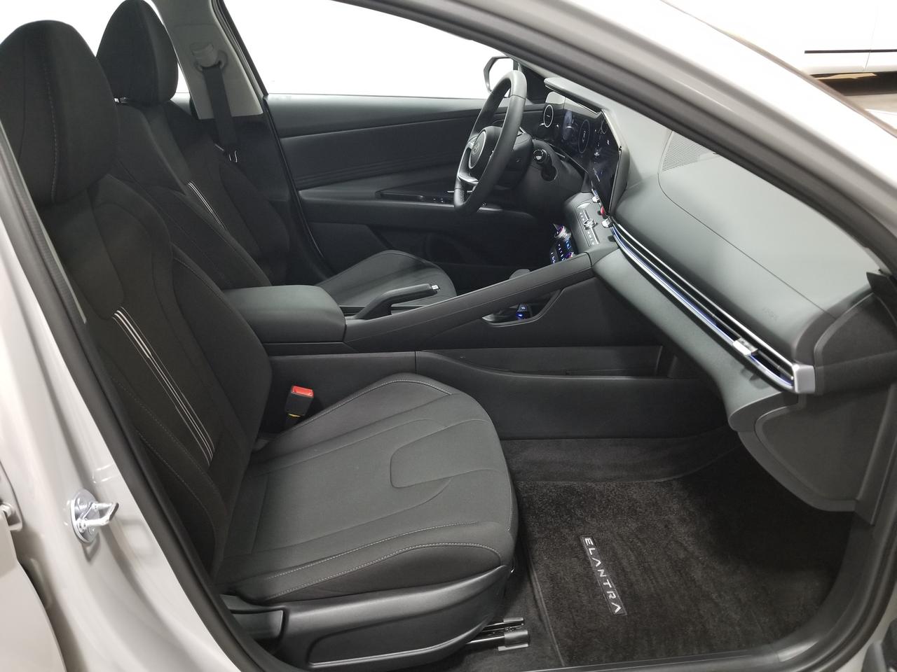 2025 Hyundai Elantra Preferred w/Tech Pkg 4dr Sedan Photo