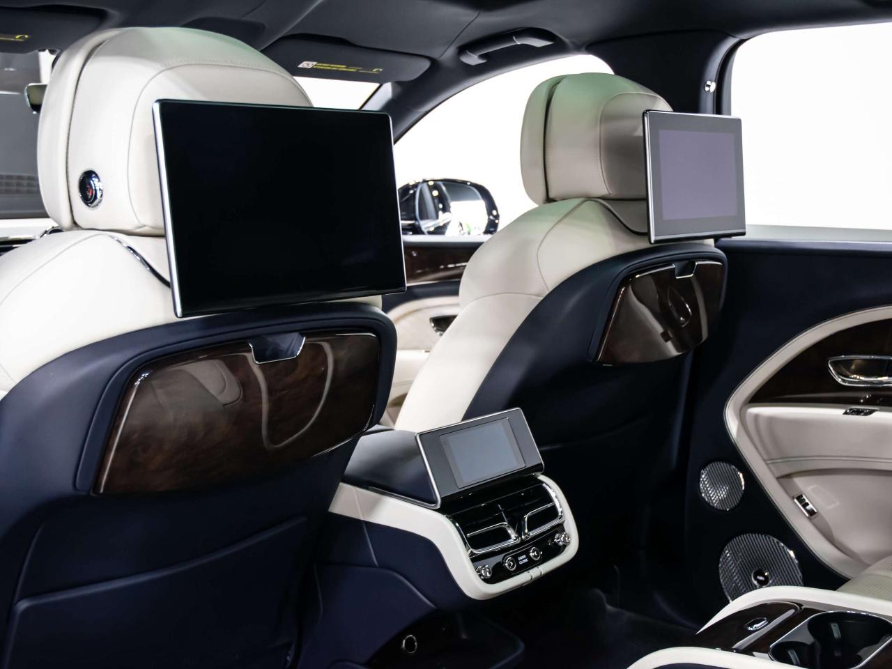 2023 Bentley Bentayga HEADS UP REAR DVD BLIND SPOTS NAVI REAR CAMERA Photo