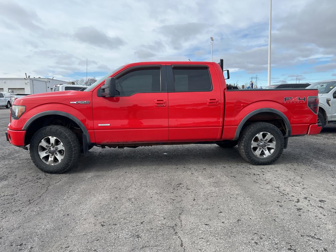 2011 Ford F-150 CREW 3.5L AS IS MAX TOW MOON LOCKING AXLE LOW KM Photo