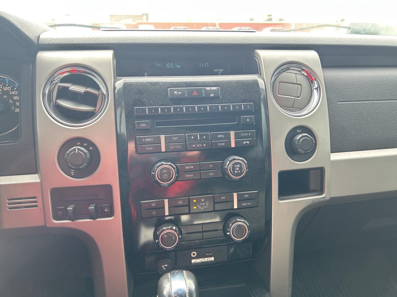 2011 Ford F-150 CREW 3.5L AS IS MAX TOW MOON LOCKING AXLE LOW KM Photo