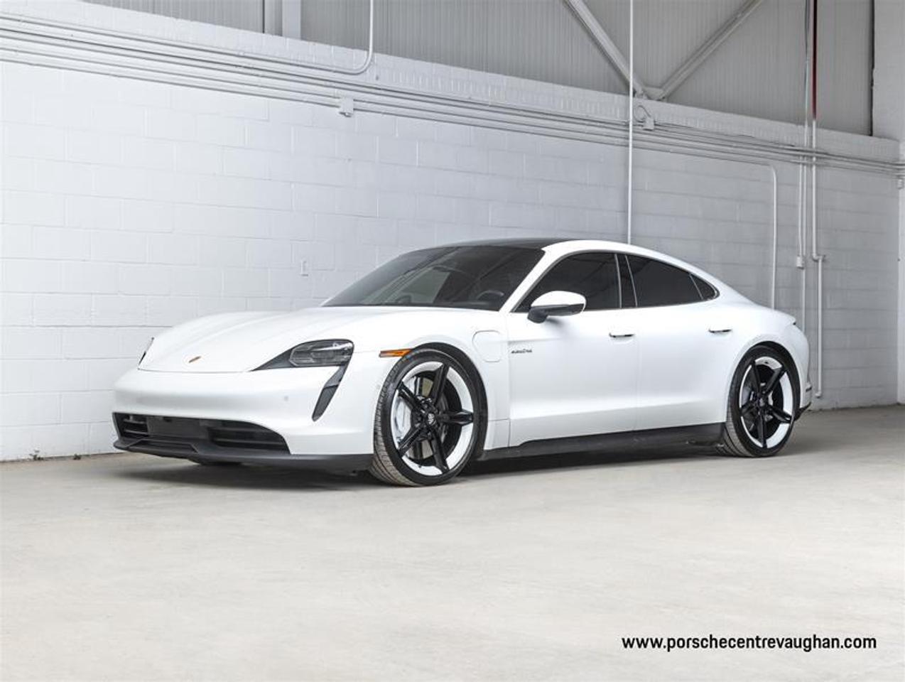 2020 Porsche Taycan  Photo0