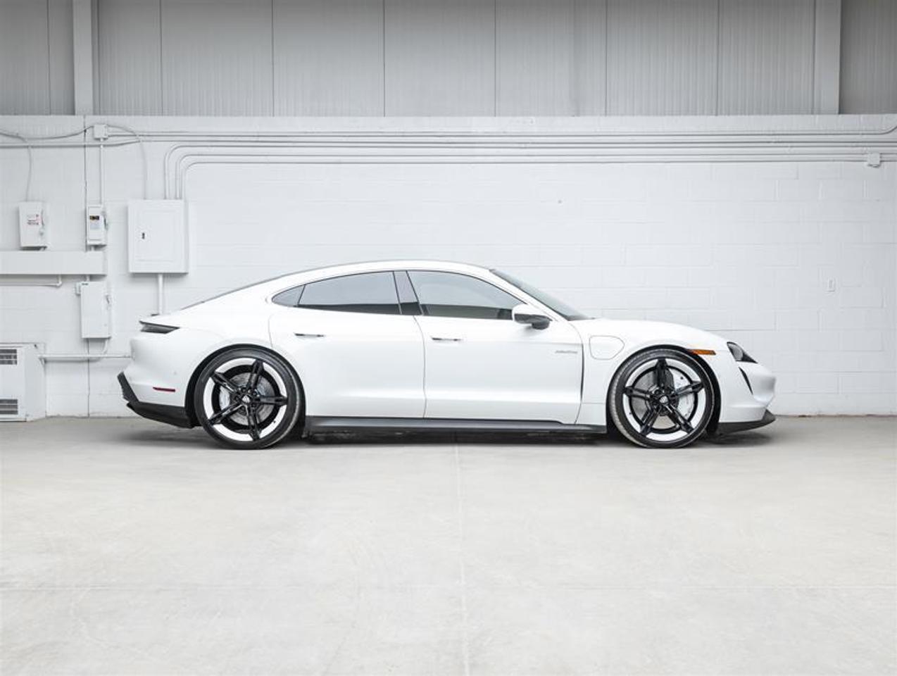 2020 Porsche Taycan  Photo