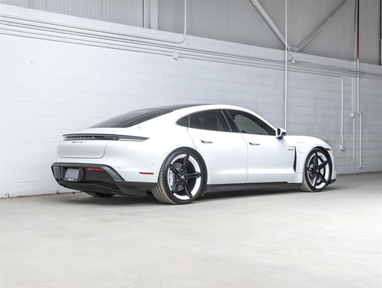 2020 Porsche Taycan  Photo