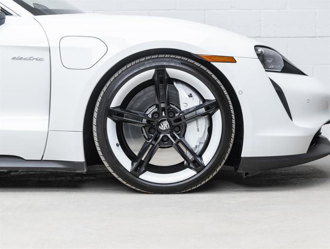 2020 Porsche Taycan  Photo