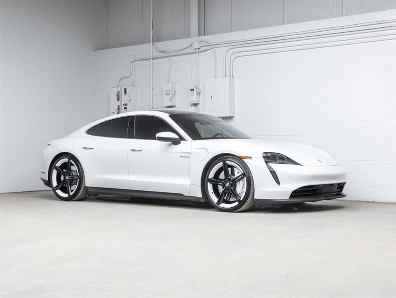 2020 Porsche Taycan  Photo