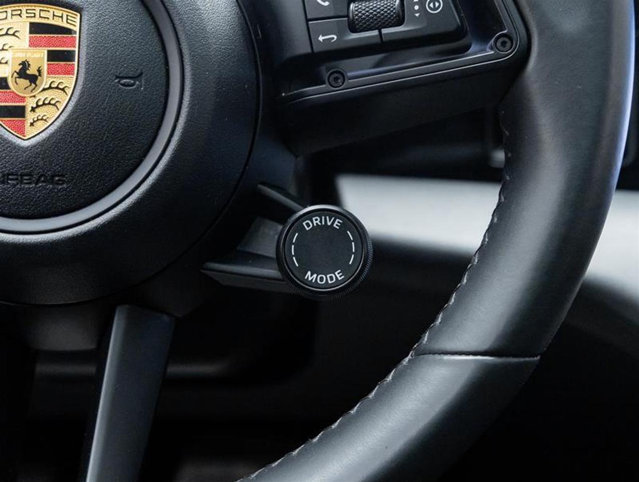 2020 Porsche Taycan  Photo