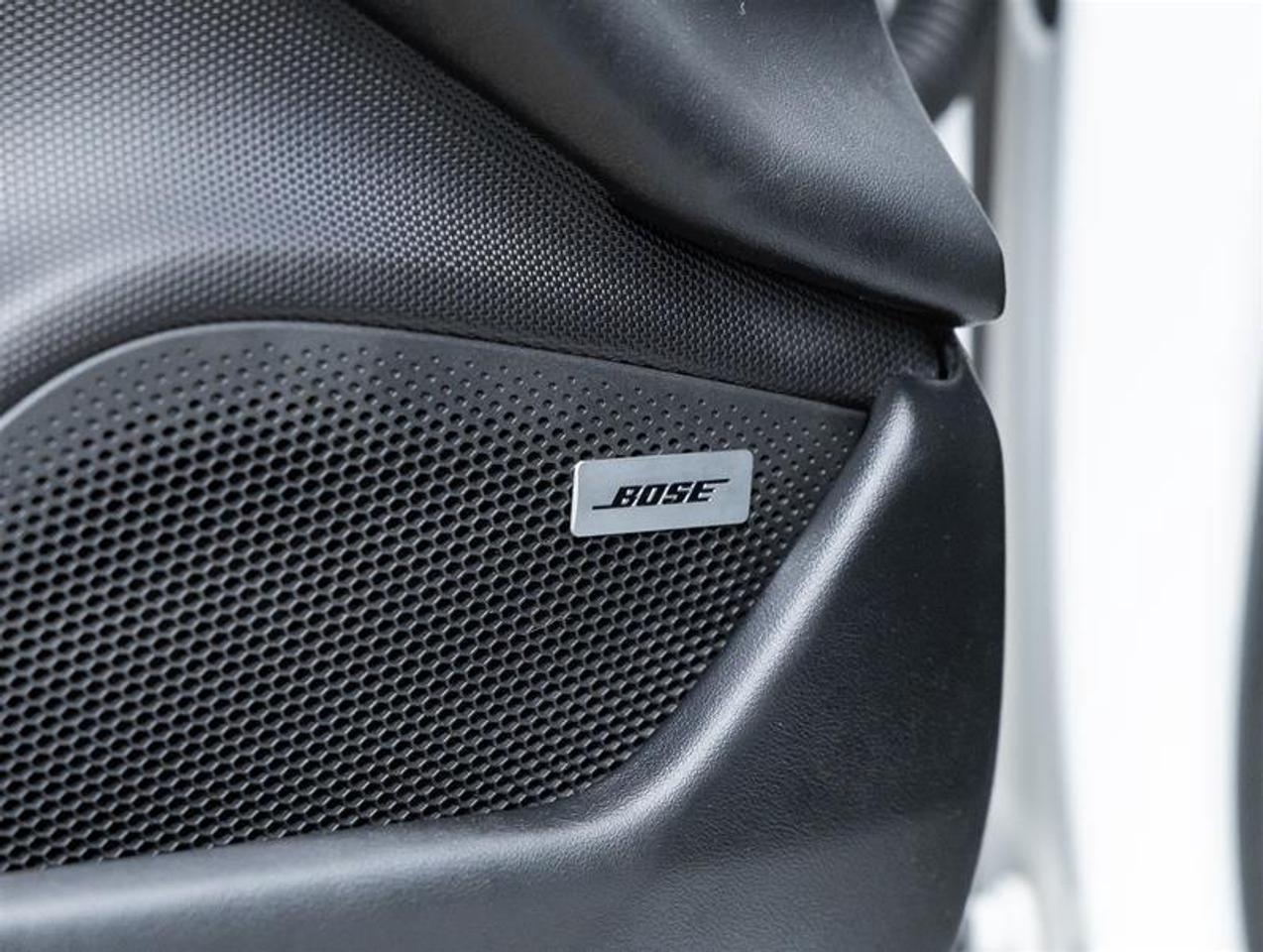 2020 Porsche Taycan  Photo