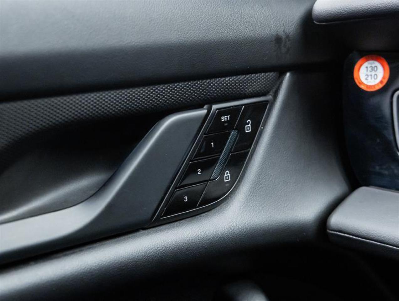 2020 Porsche Taycan  Photo