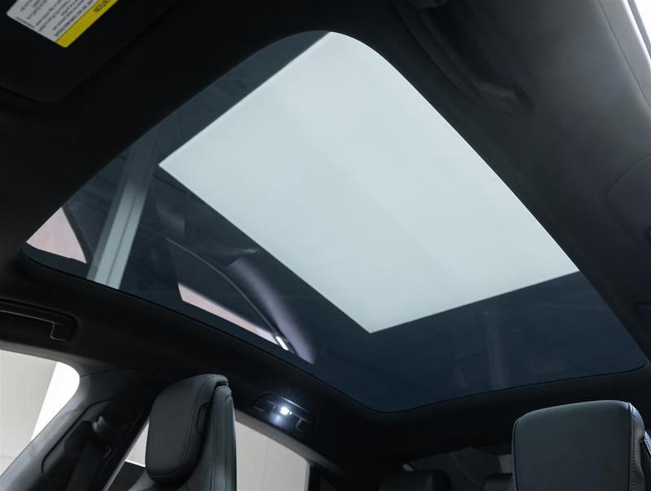 2020 Porsche Taycan  Photo