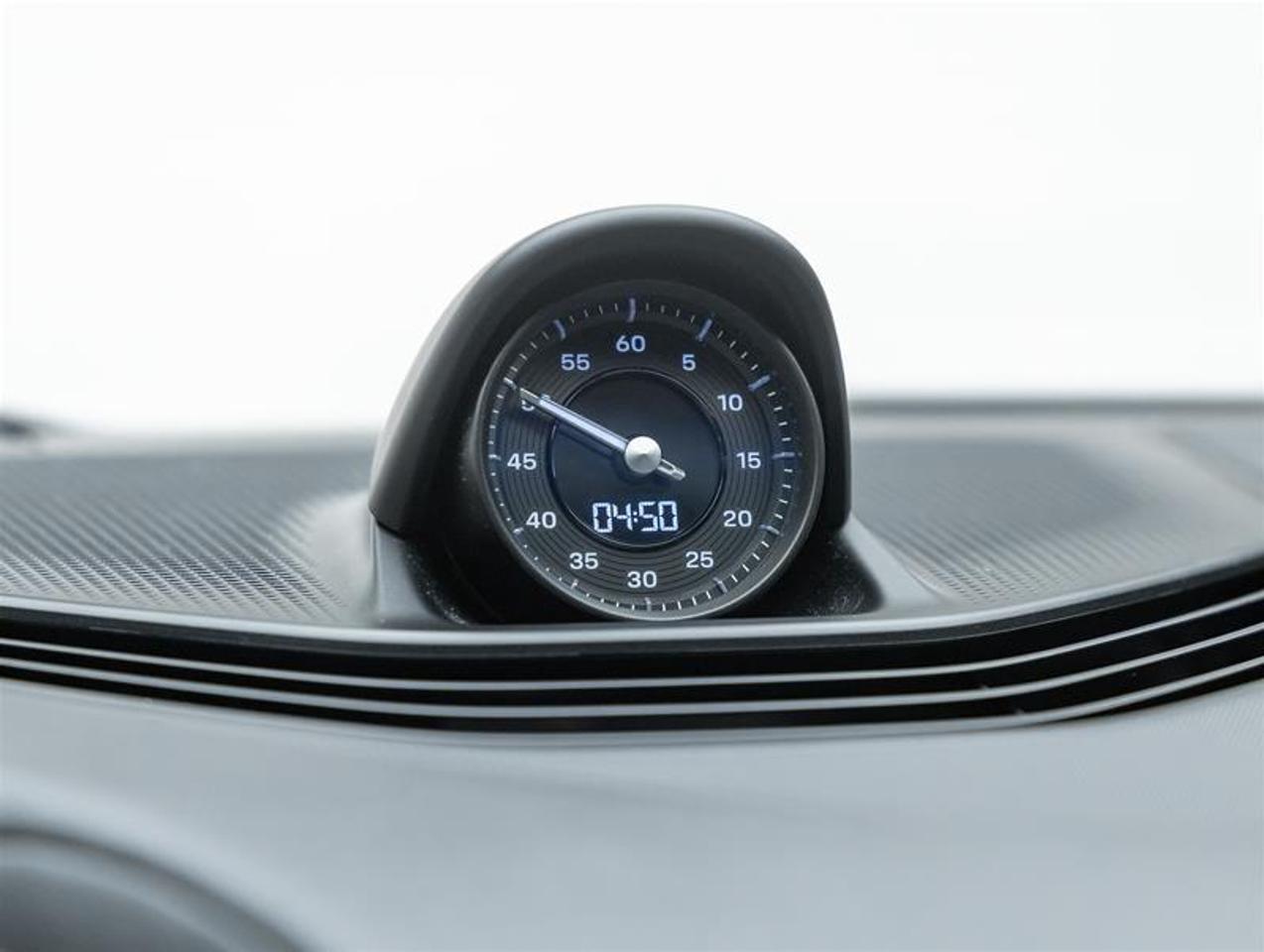 2020 Porsche Taycan  Photo