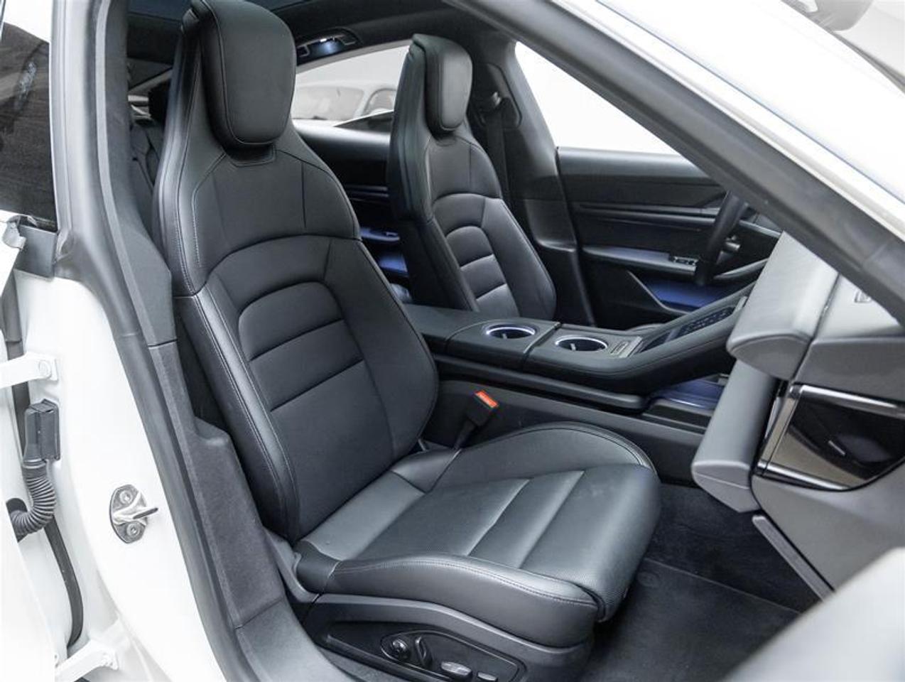 2020 Porsche Taycan  Photo