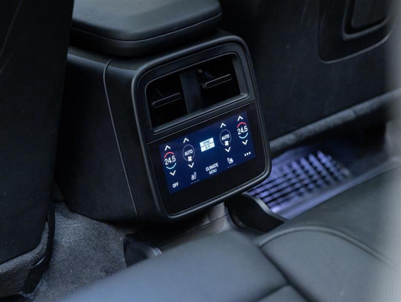 2020 Porsche Taycan  Photo