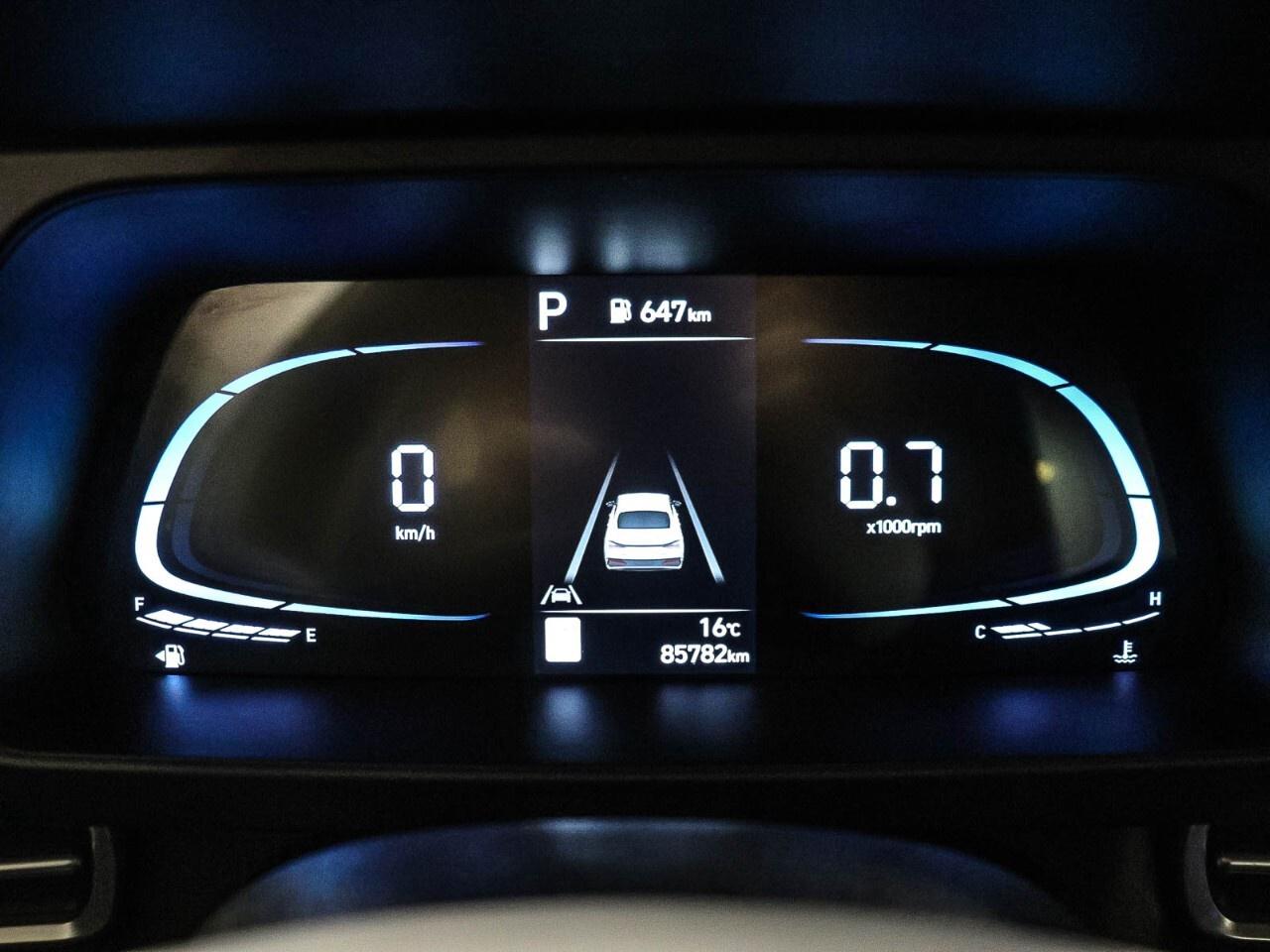 2024 Hyundai Elantra Preferred IVT Photo