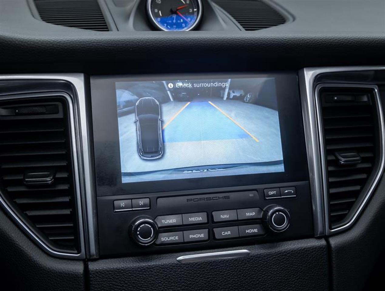 2017 Porsche Macan  Photo