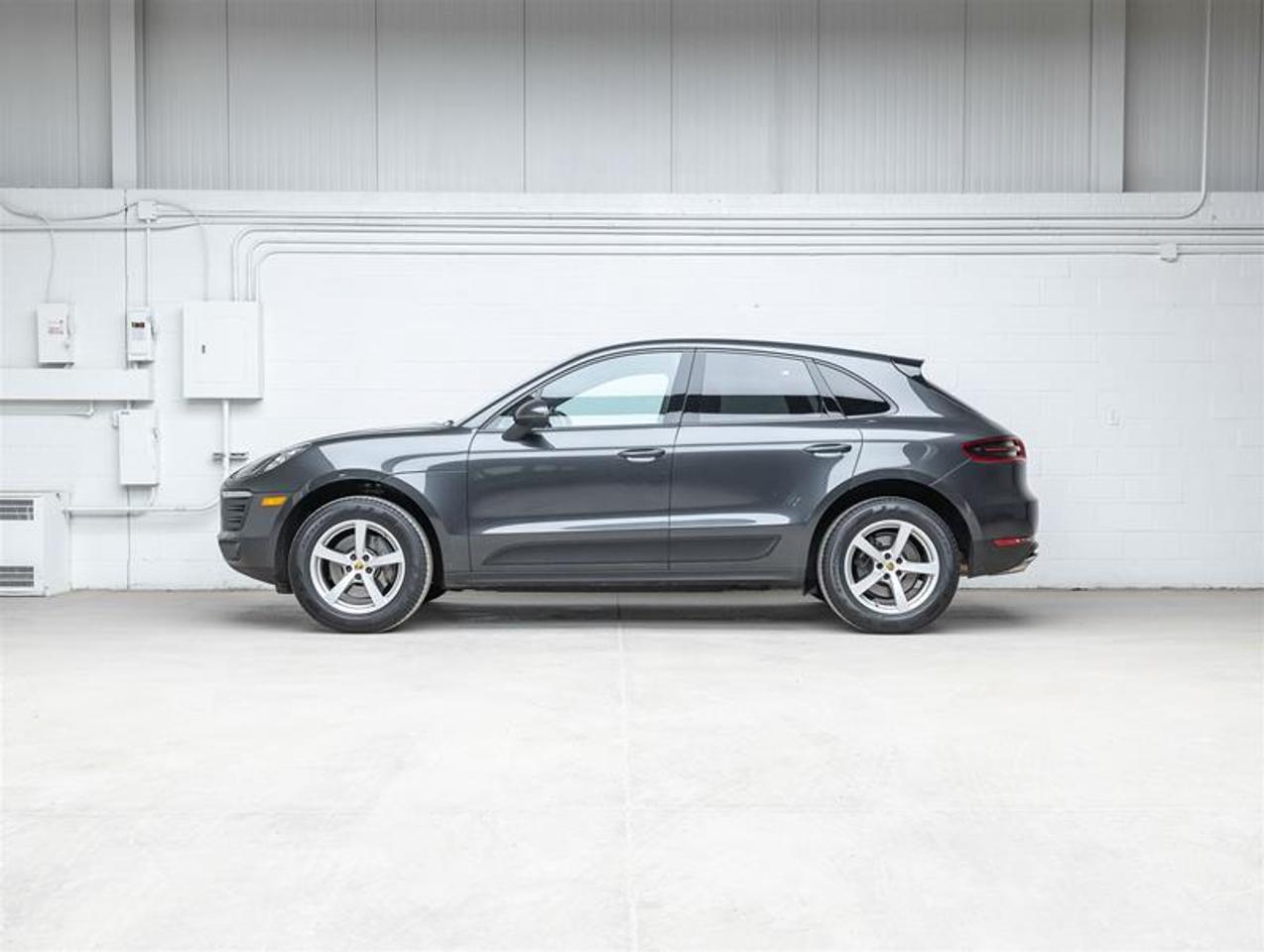 2017 Porsche Macan  Photo4
